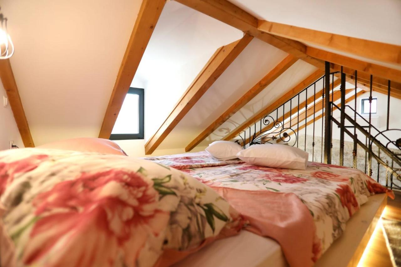 Studio Apartman Mihaella Kaštela Exterior foto